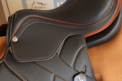 Zaldi-Lasarte-silla-salto-a-medida-EQUIscan-de-BIENESTARCABALLO-10