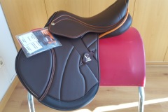 Zaldi-Lasarte-silla-salto-a-medida-EQUIscan-de-BIENESTARCABALLO-1