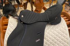 Royal-Police-VS-aus-Z-Plus-schwarz-mit-blau